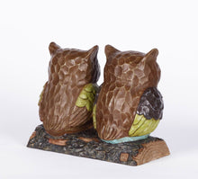 Load image into Gallery viewer, 75618-E - OWL COUPLE W/WELCOME SIGN (HI-LINE EXCLUSIVE)
