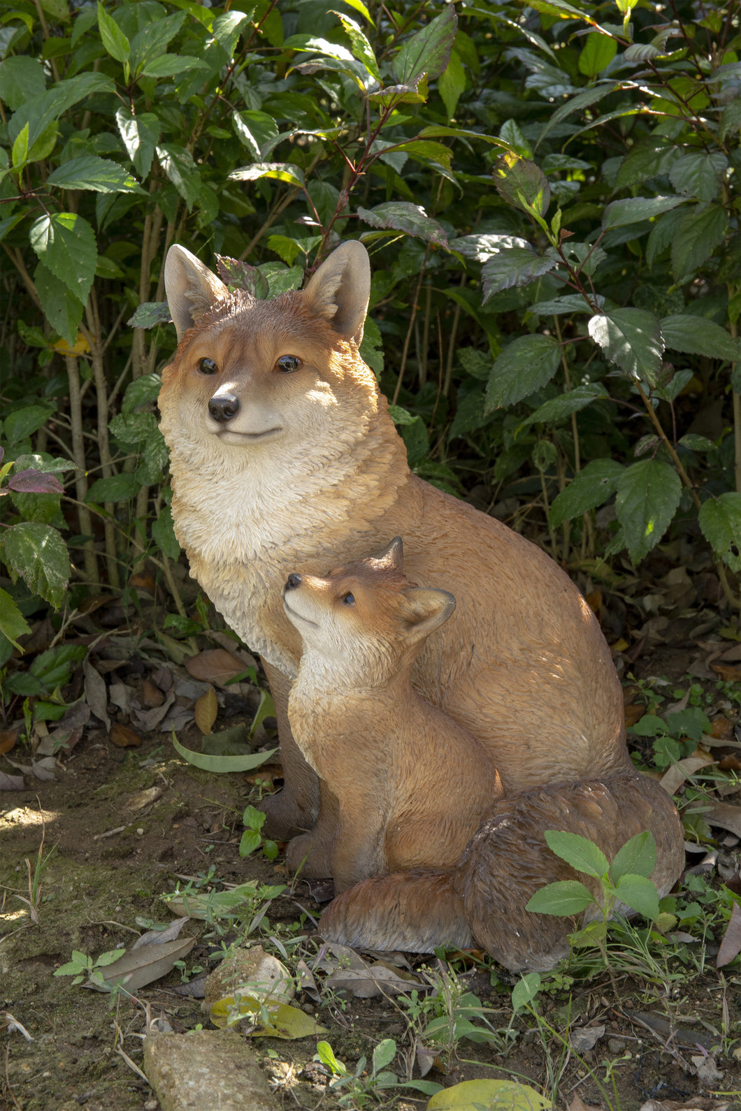 87719-F - FOX MOTHER & BABY FOX SITTING