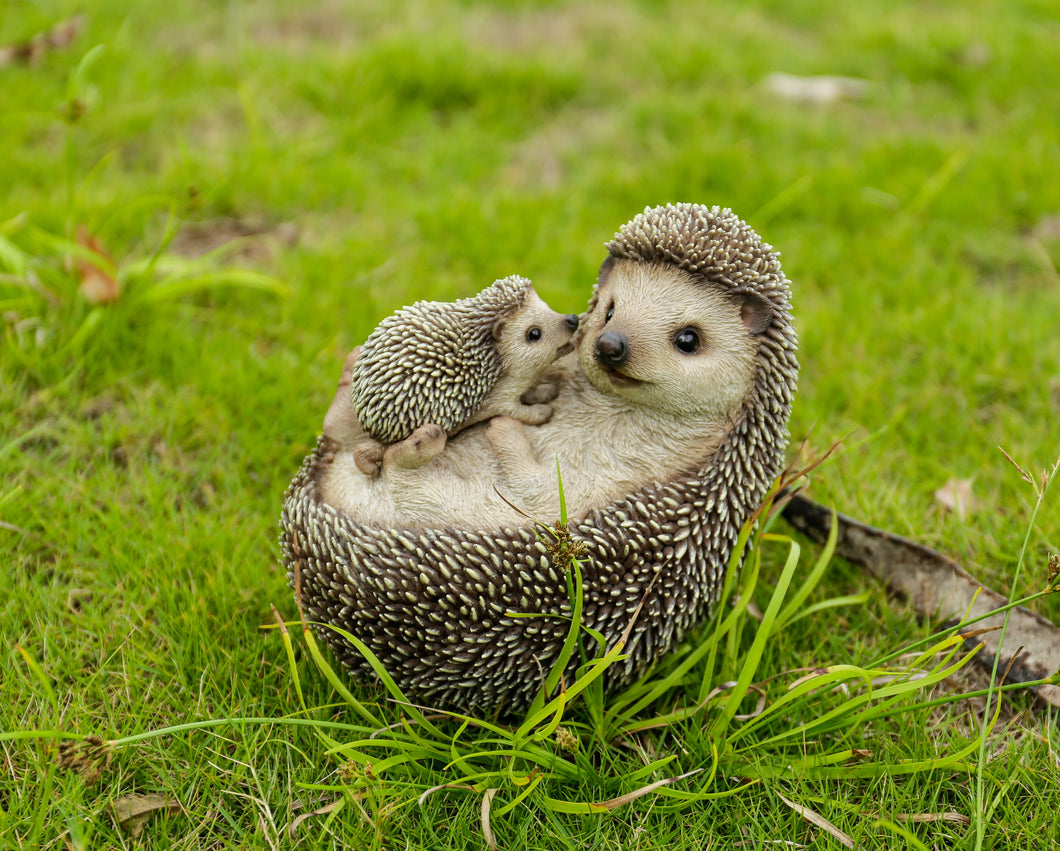 87743-E - MOTHER & BABY HEDGEHOGS ON BACK