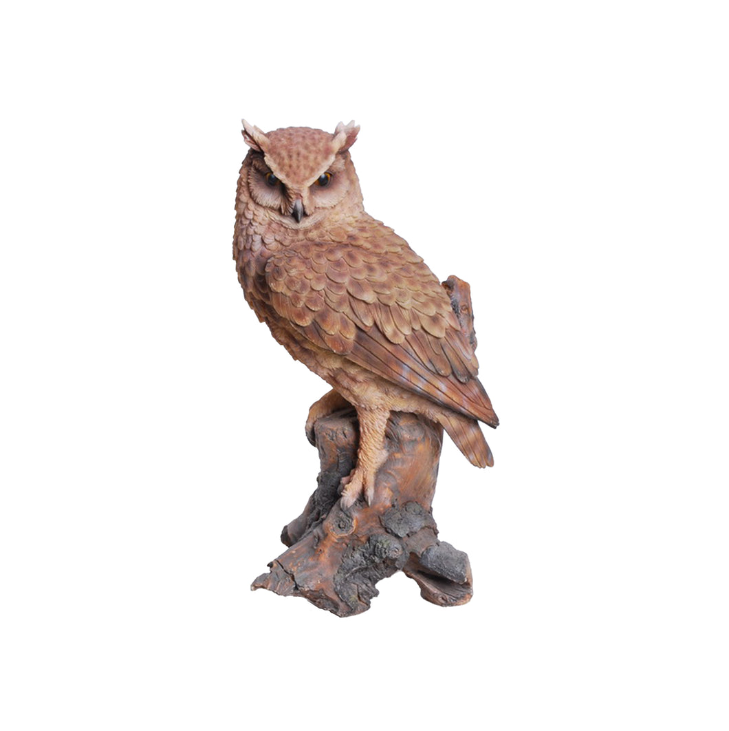 87773 - GREAT HORNED OWL ON STUMP
