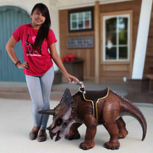 Load image into Gallery viewer, TRICERATOPS W/SADDLE
