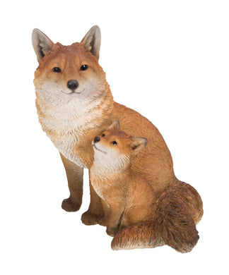 FOX MOTHER & BABY FOX SITTING